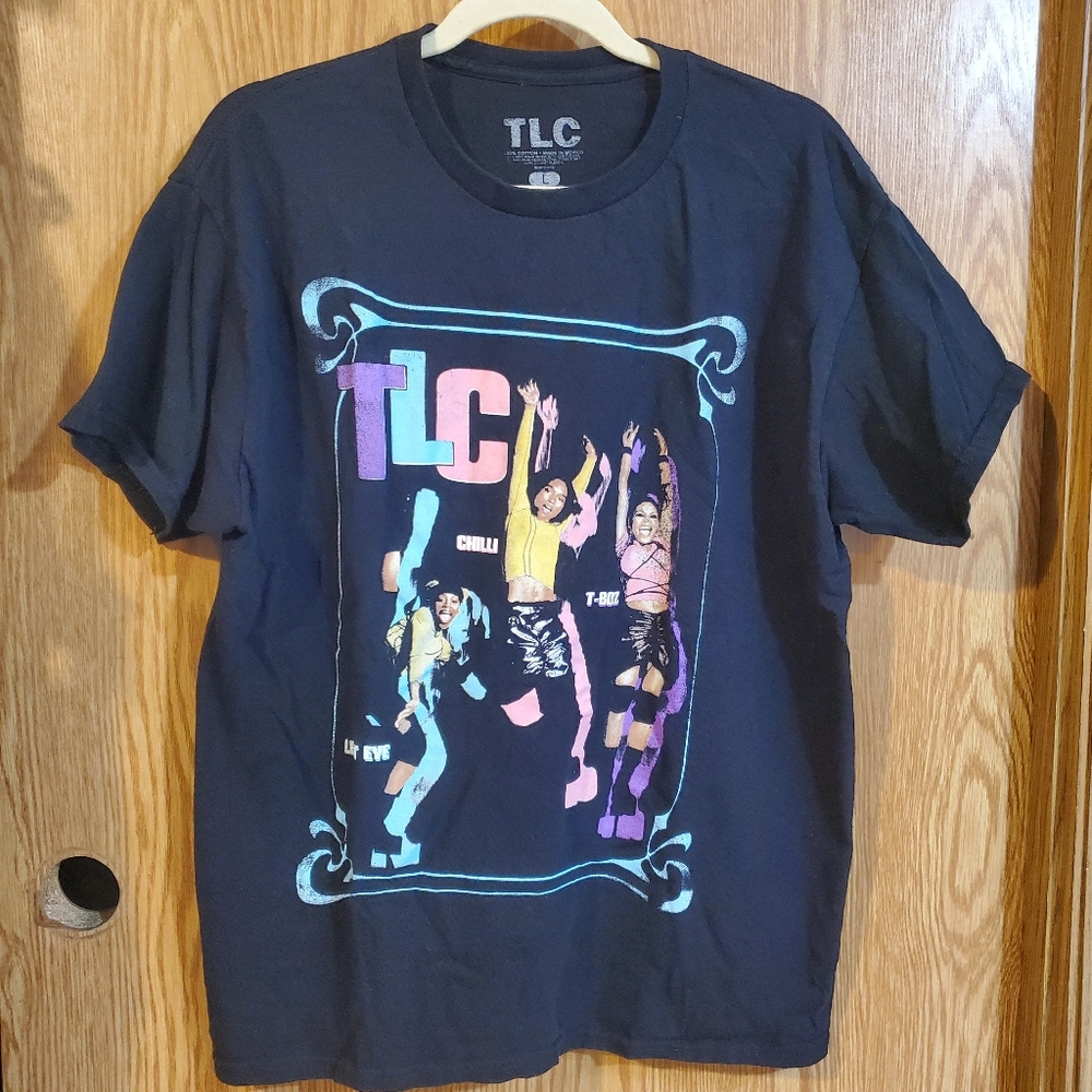 TLC short sleeve graphic tee black size Lcotton